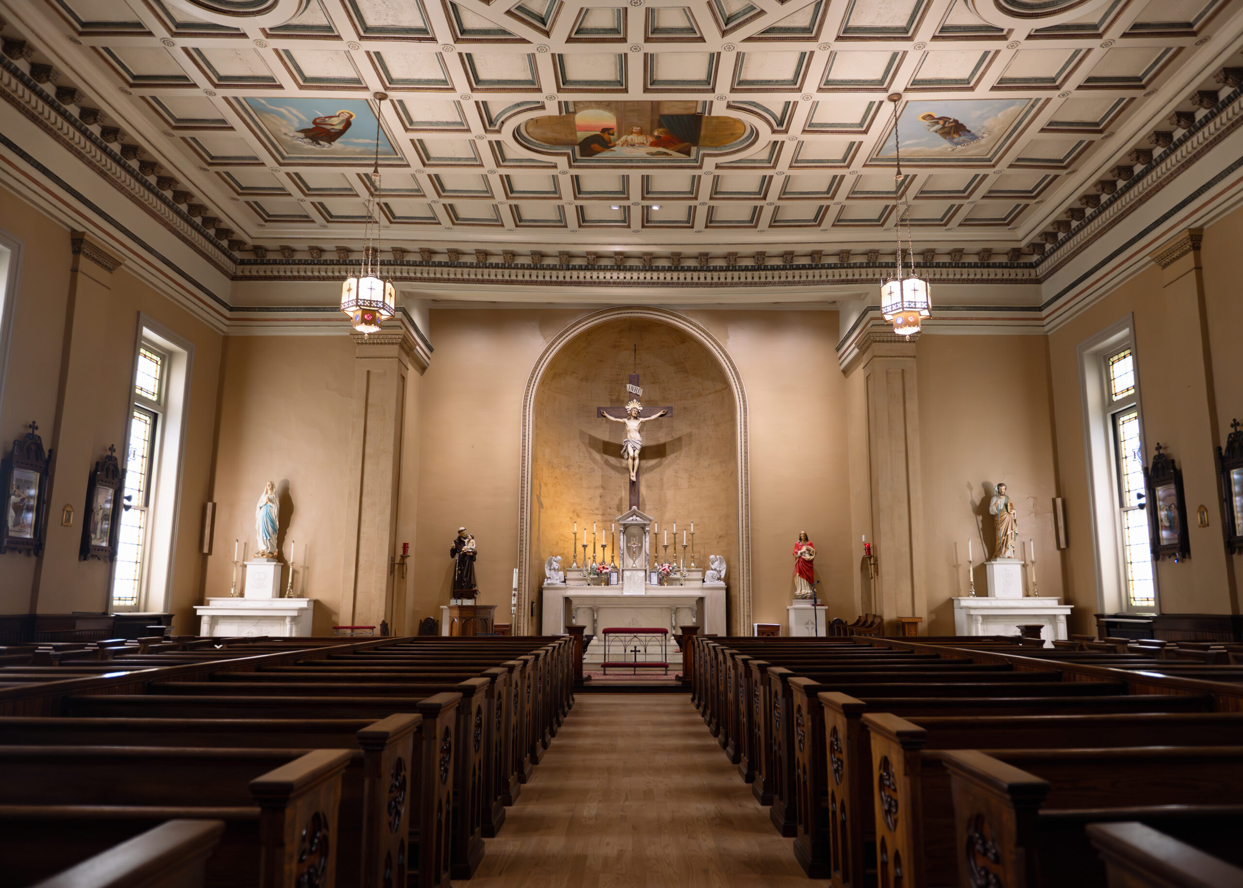 Photograph of St. Mary's of the Seven Sorrows in downtown Nashville ahead of a catholic wedding mass.